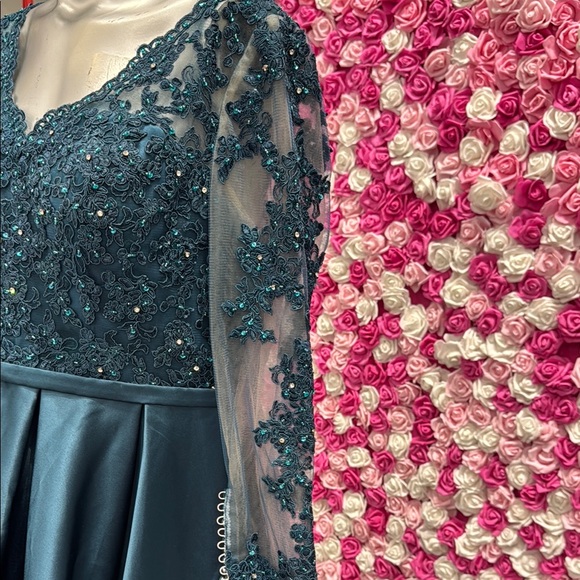 Elegant Teal High-Low Dress with Lace Sleeves - Picture 6 of 11